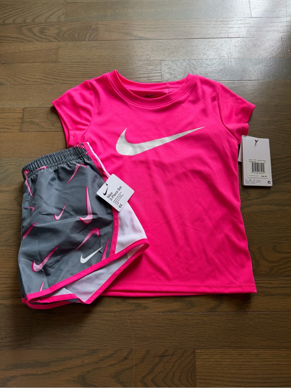 NWT Nike Girls Set size 6X
